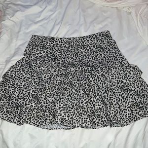 SHEIN cheeta print flowy skirt size small